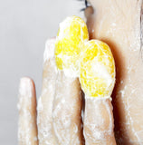 【現貨】泰國 Phutawan 黃金蠶絲去角質潔面皂 (約24-26粒)，[A] $60/樽，[B] $110/2樽 (平均$55/樽)
